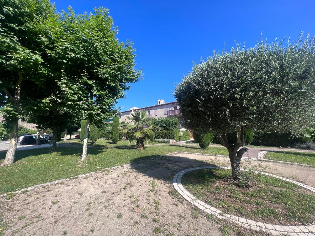 Appartement T2 Avec Jardin Prive, Piscine Et Barbecue Lorgues Esterno foto